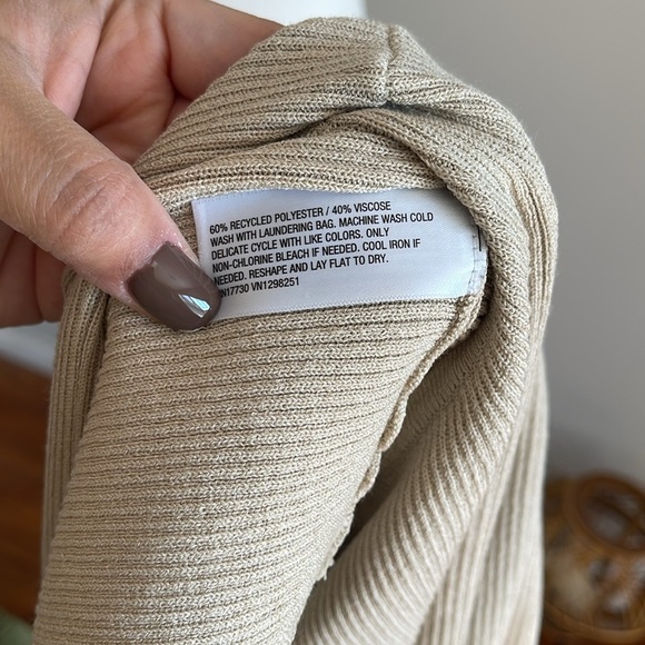 New Cream Halter Neck Top Size L - Picture 5 of 5